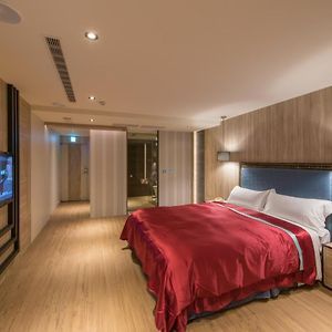 Double Room Shower